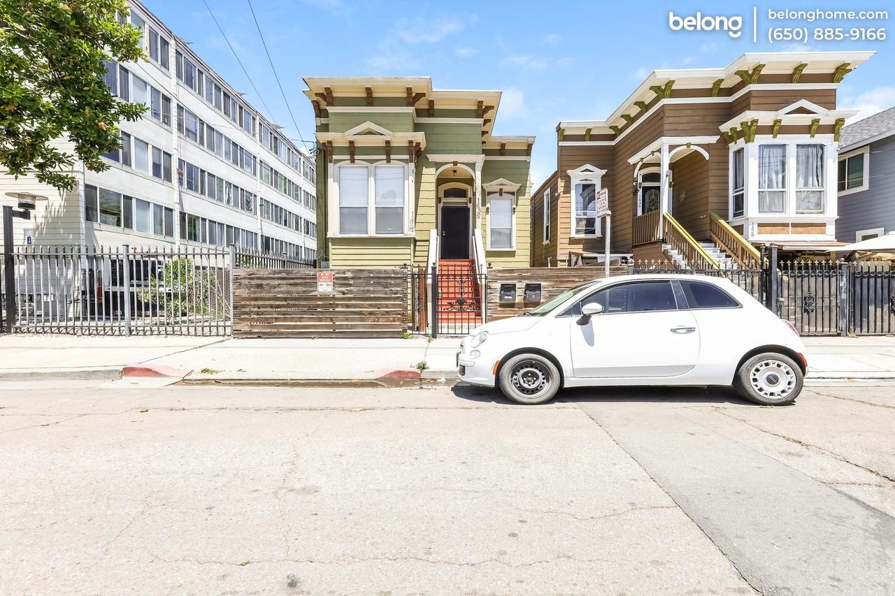 1432 12th St #B - Photo 2 of 27