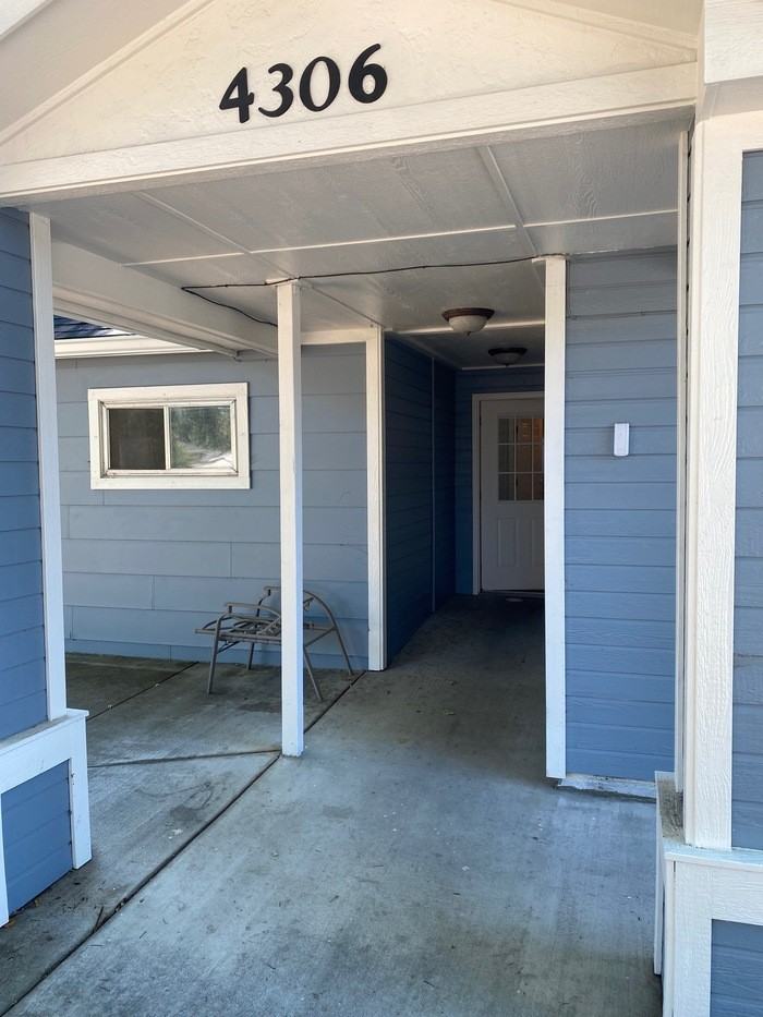 4306 N Collister Dr - Photo 2 of 34