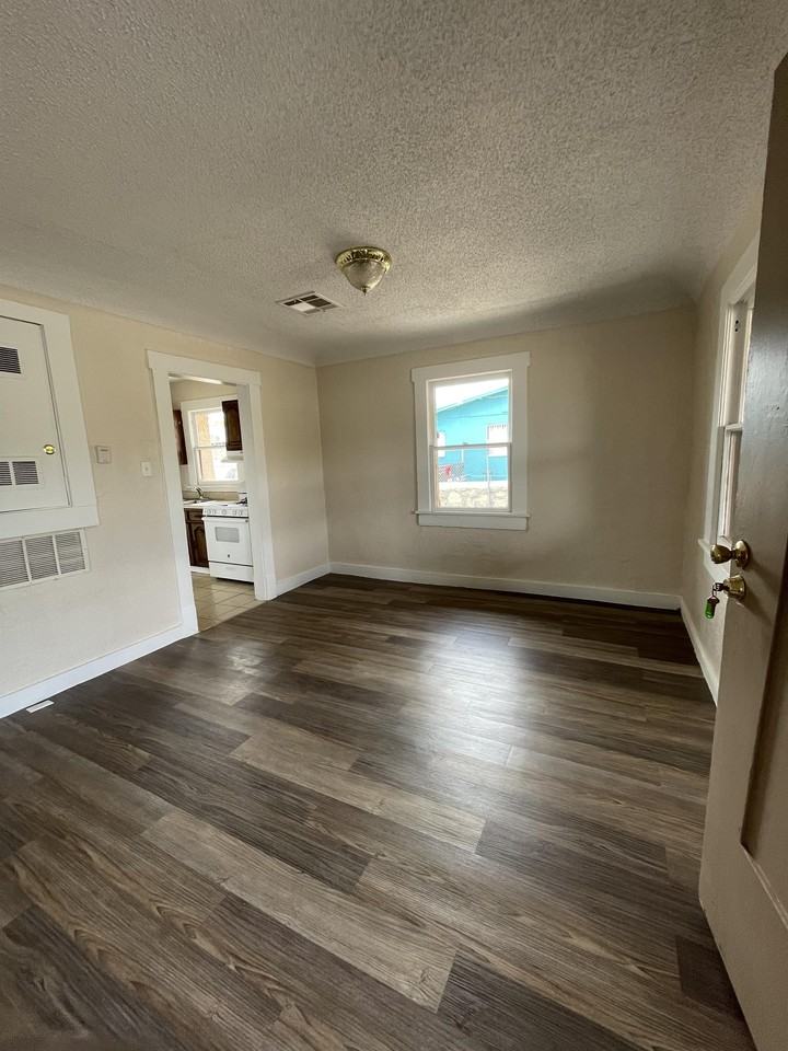3522 Jackson Ave #1 - Photo 4 of 17