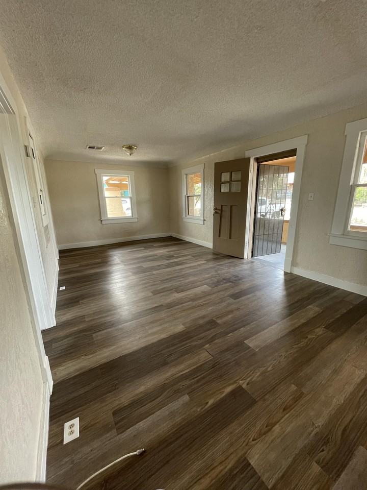 3522 Jackson Ave #1 - Photo 6 of 17