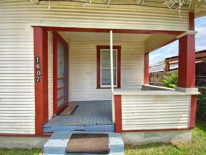 1607 W Laurel - Photo 2 of 19