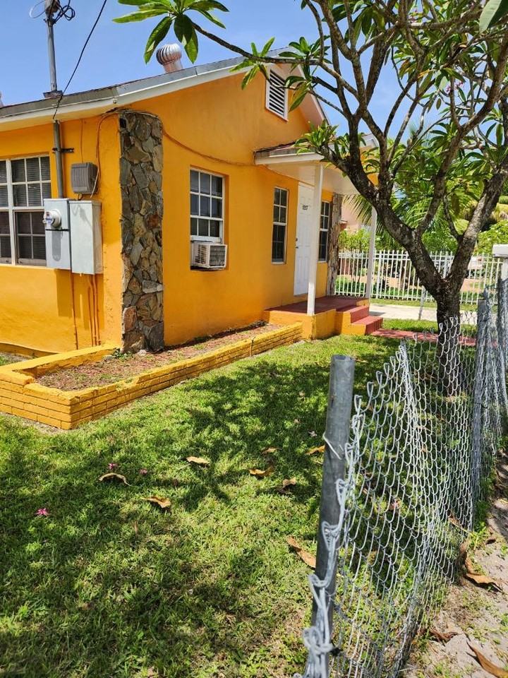 2257 Northwest 82nd Street 1Unit 1 1, West Little River, FL 33147