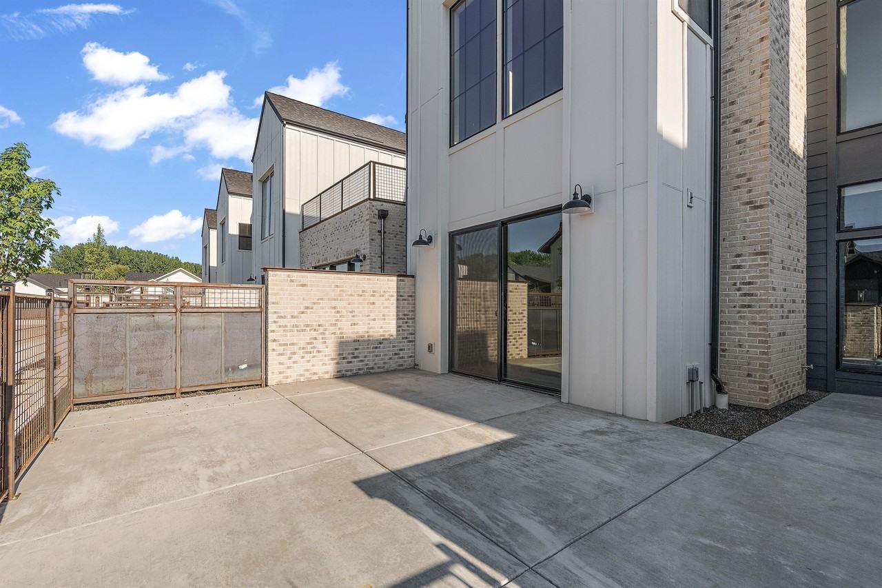 2530 W Iron Coop St #1 - Photo 2 of 34