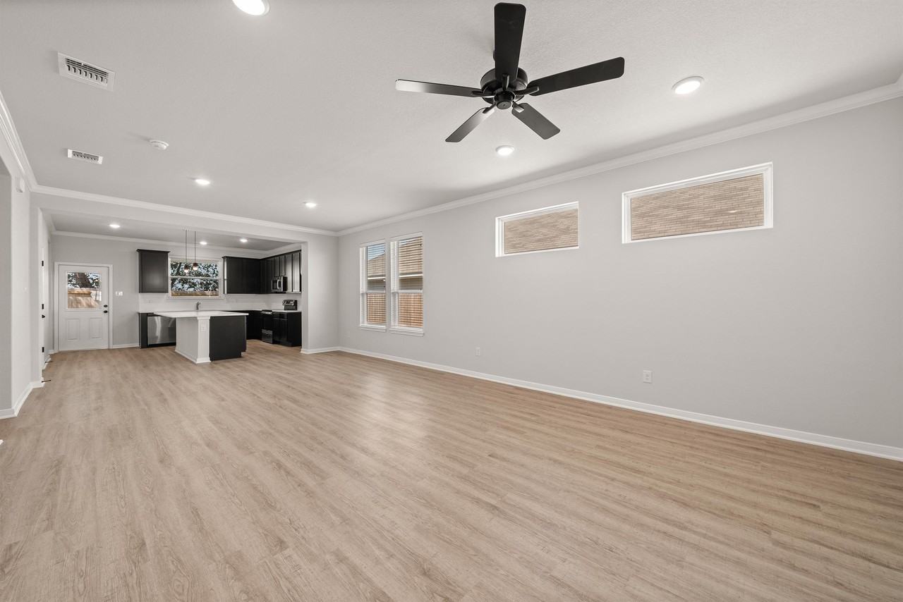 704 La Parra Bnd #1 - Photo 4 of 24