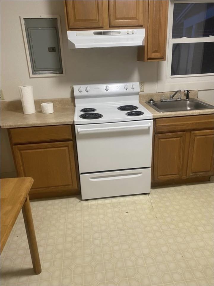 123 Main St #C - Photo 6 of 11