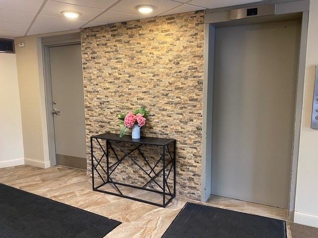 612-17 Eldon Hall PlaceUnit 612 #1 - Photo 2 of 9