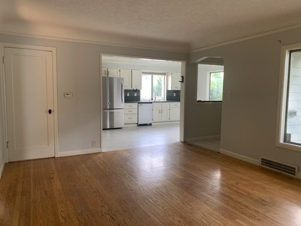 2707 North Watts Street - Photo 2 of 22