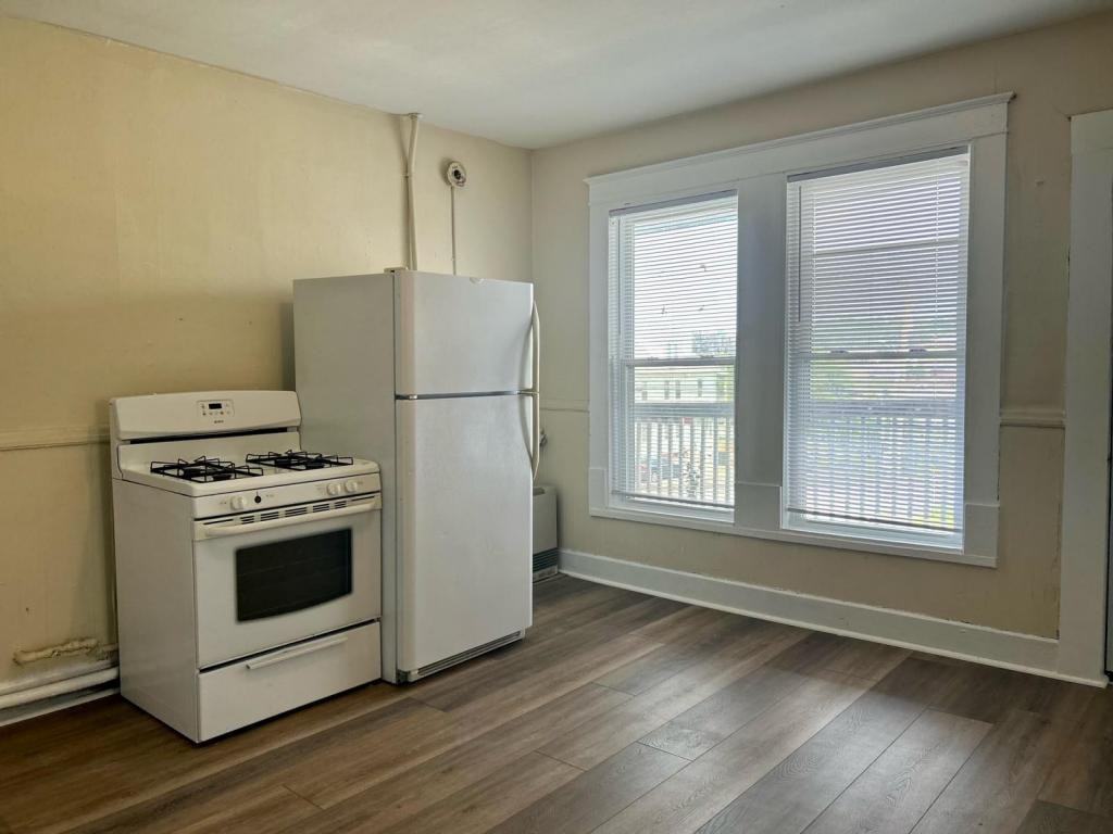 109 Birch St - Photo 2 of 16
