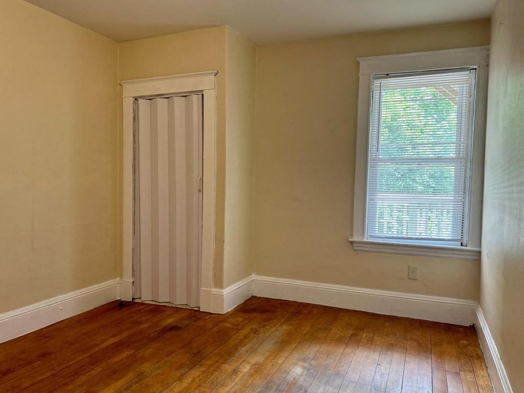 109 Birch St - Photo 4 of 16