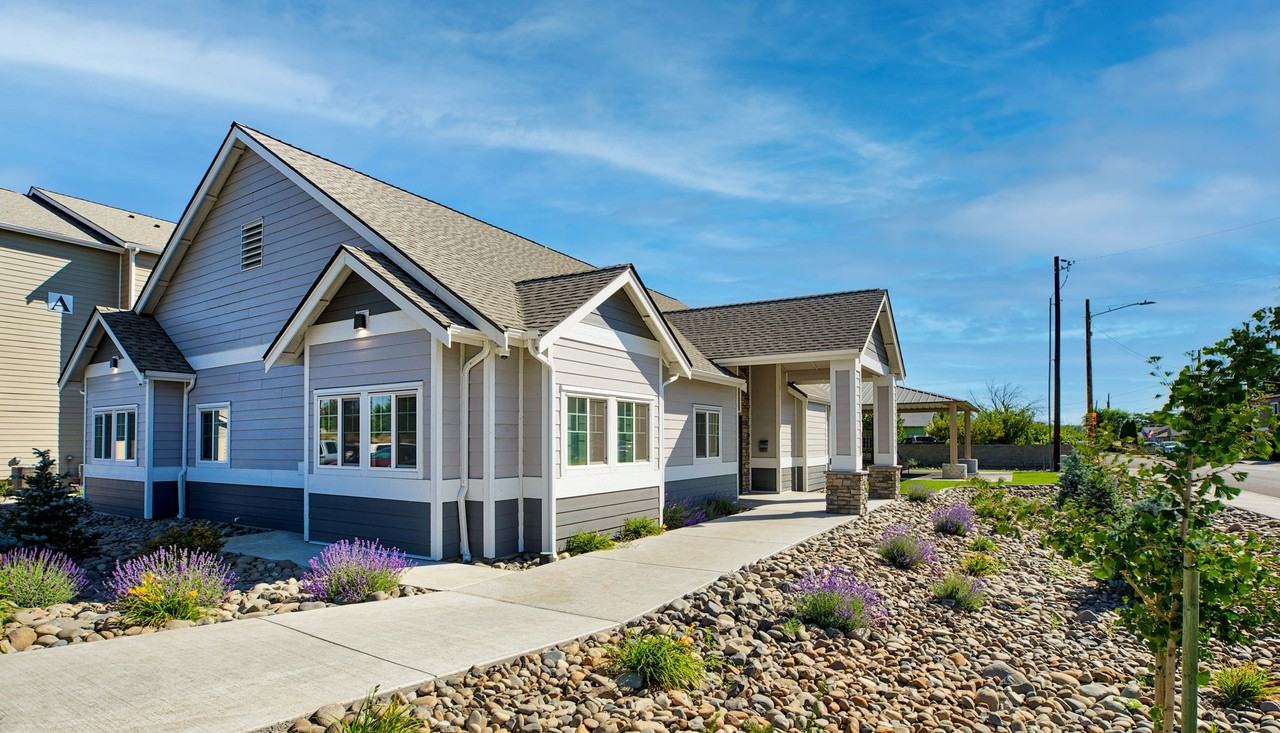 Stonewood - Photo 2 of 10