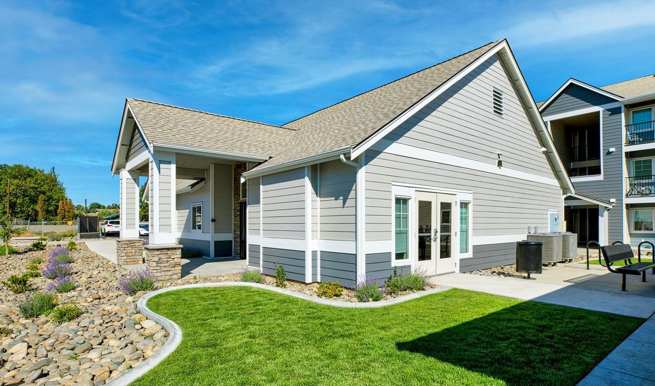 Stonewood - Photo 3 of 10