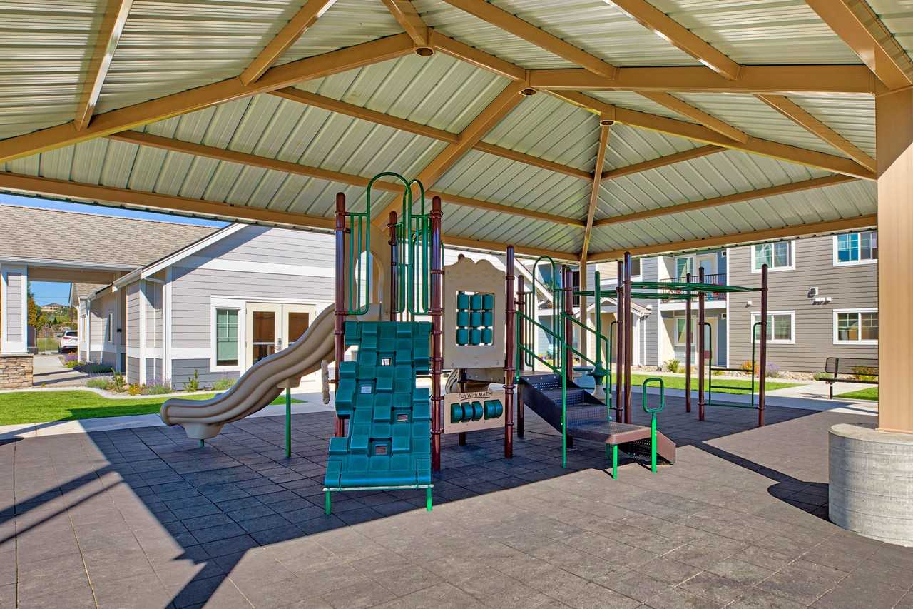 Stonewood - Photo 5 of 10