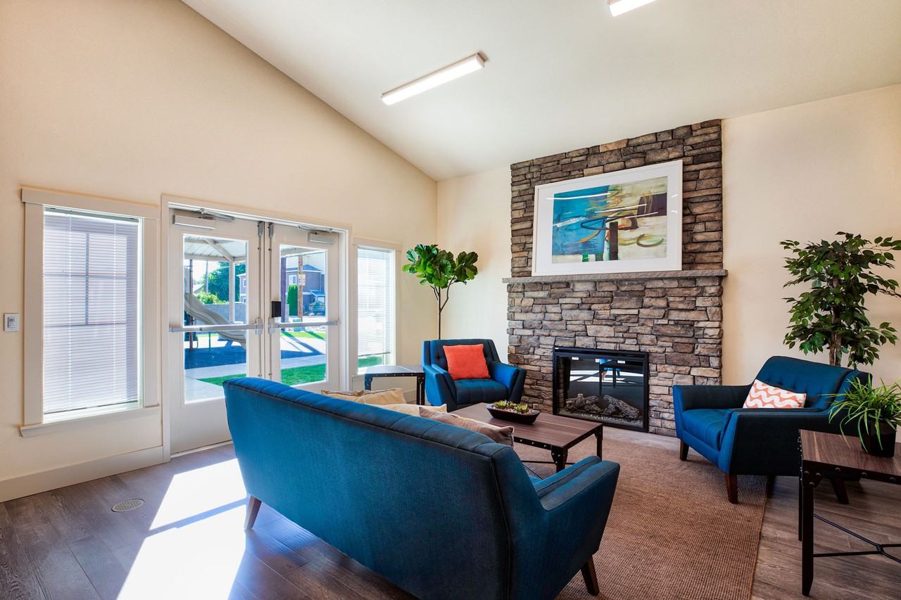 Stonewood - Photo 7 of 10