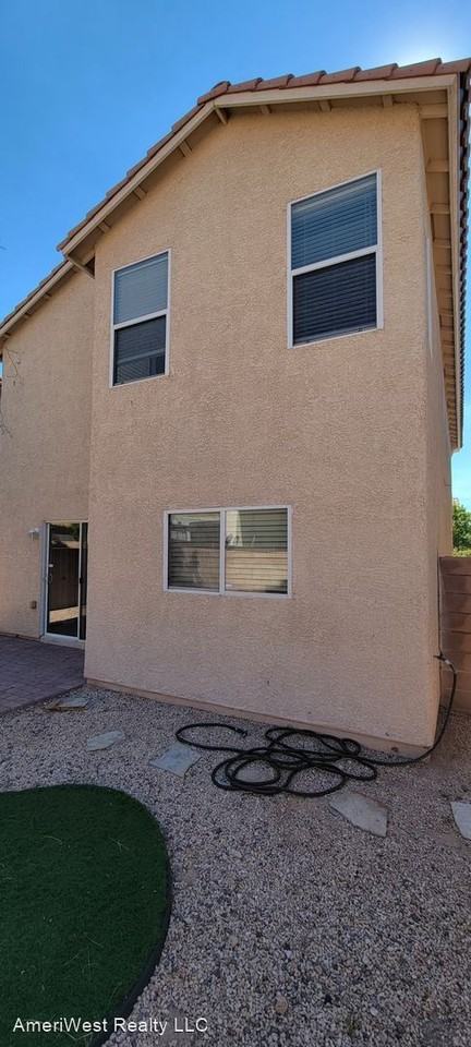 11608 Andorra St - Photo 3 of 31
