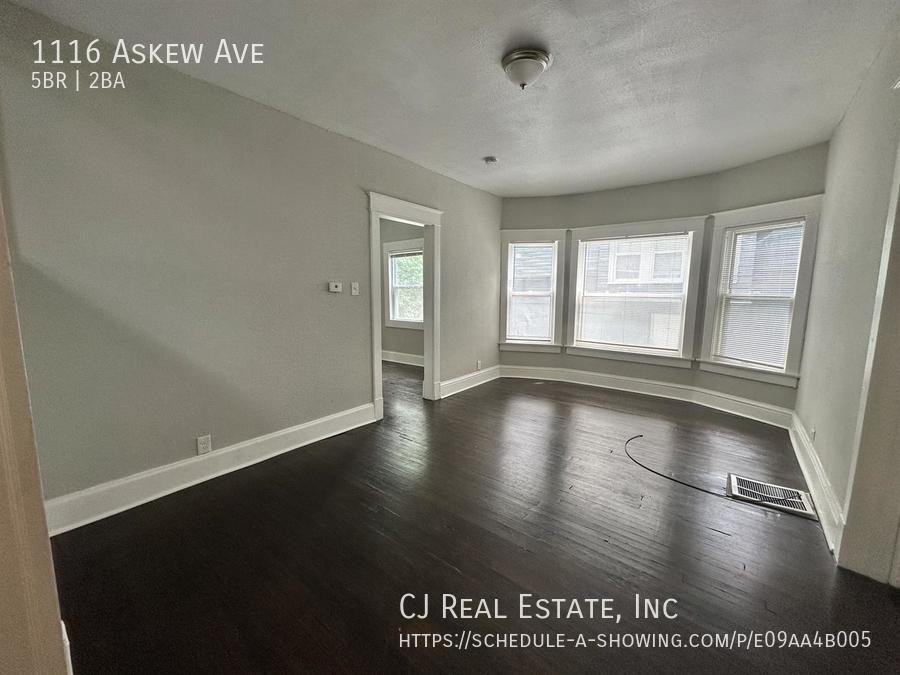 1116 Askew Ave - Photo 3 of 11