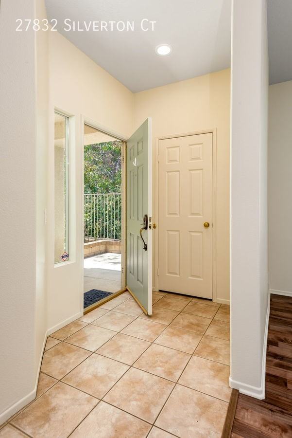 27832 Silverton Ct - Photo 3 of 27