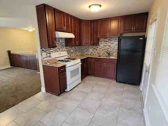 124 E Rose St #NA - Photo 3 of 15