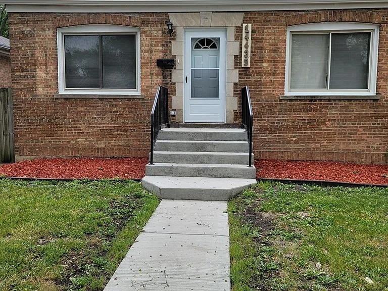 14339 S Lowe Ave NA, Riverdale, IL 60827 3 Bedroom House for 1,000