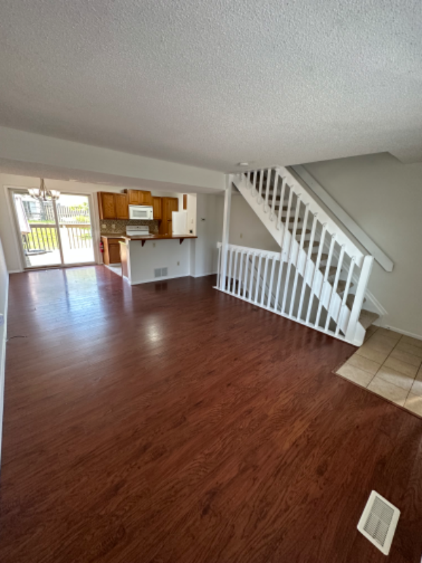 5155 Singleton Dr - Photo 2 of 18