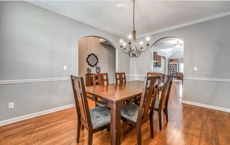 10165 Carly Dr - Photo 4 of 24