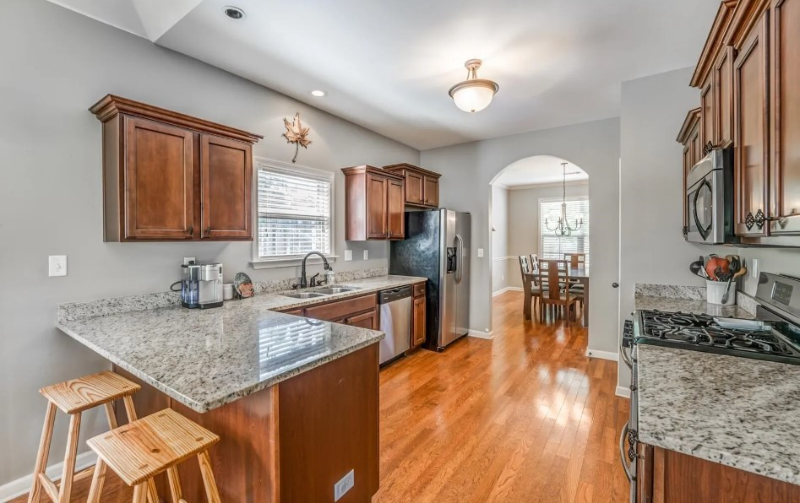 10165 Carly Dr - Photo 5 of 24