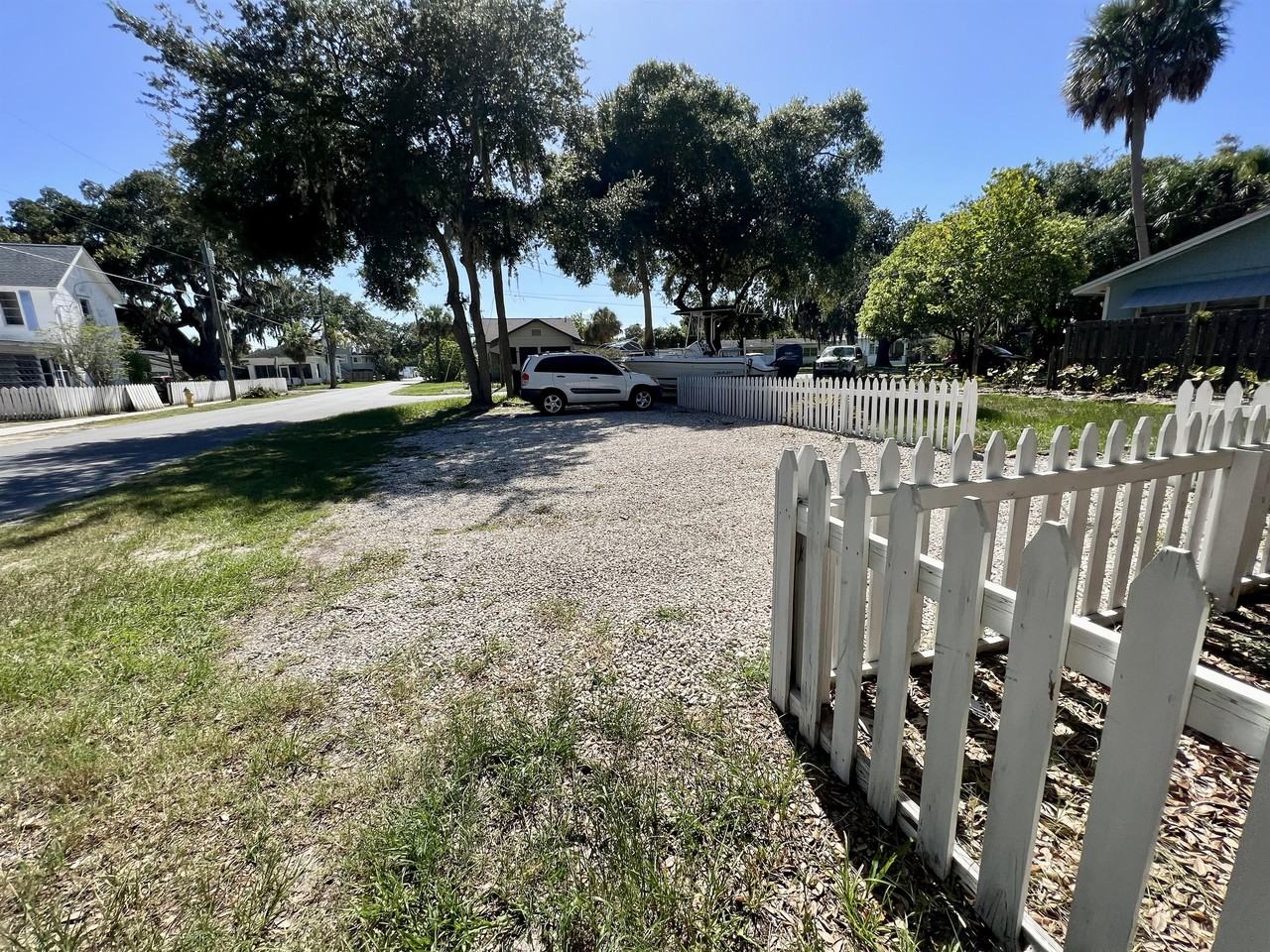 215 Ronnoc Ln #1E - Photo 5 of 20