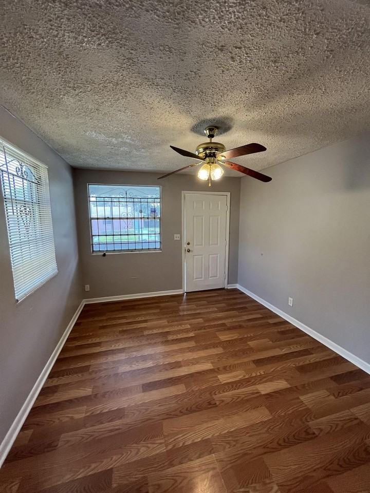 1225 E 31st St - Photo 2 of 12
