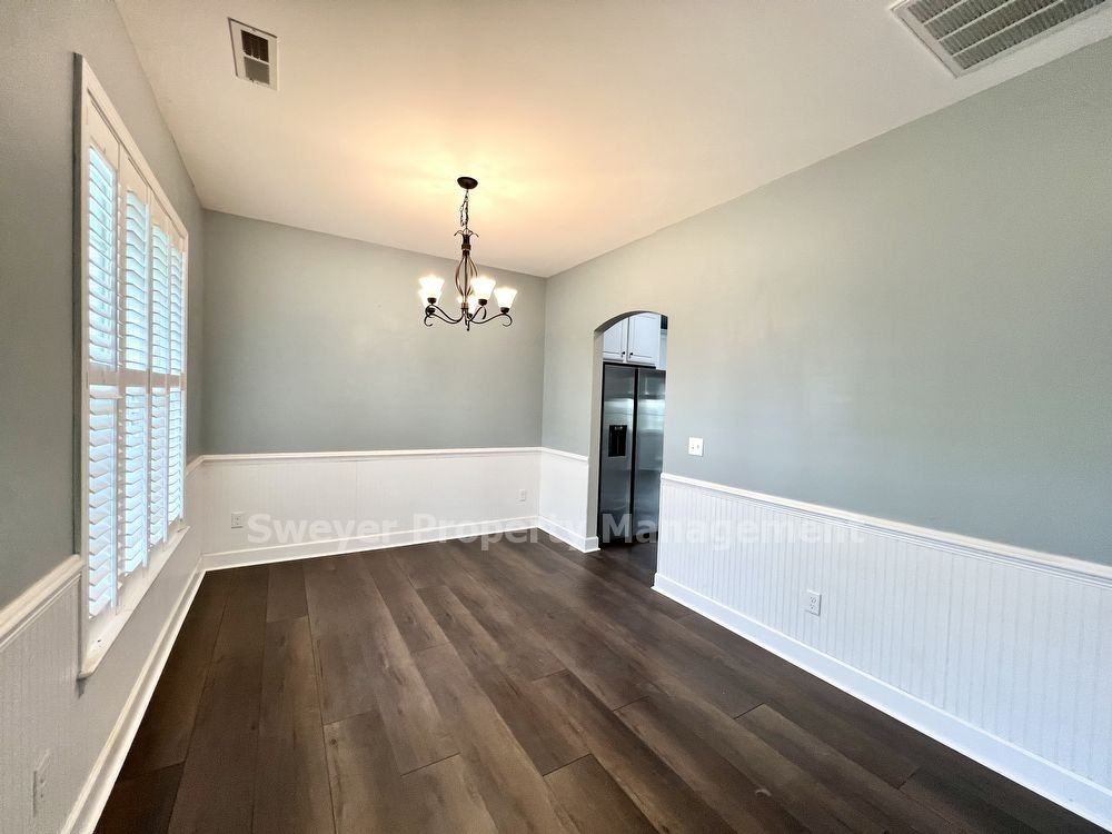 206 Preswick Dr - Photo 3 of 27