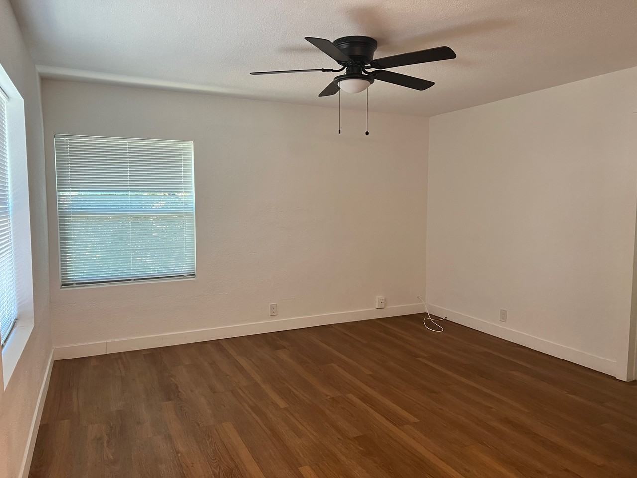 2207 River Blvd #E - Photo 3 of 9