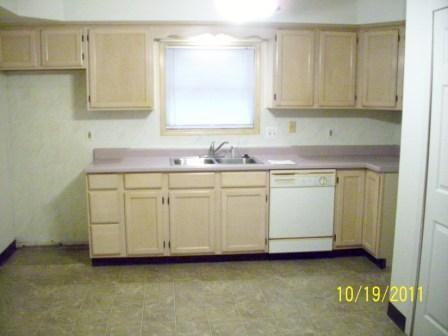 233 Carnegie Ave - Photo 2 of 5