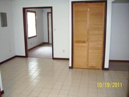 233 Carnegie Ave - Photo 3 of 5