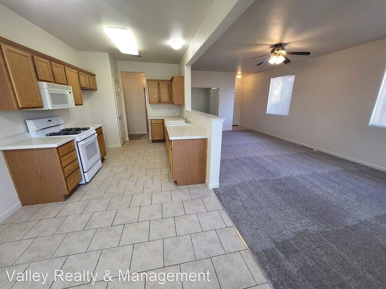 502 La Quinta Ct - Photo 2 of 10