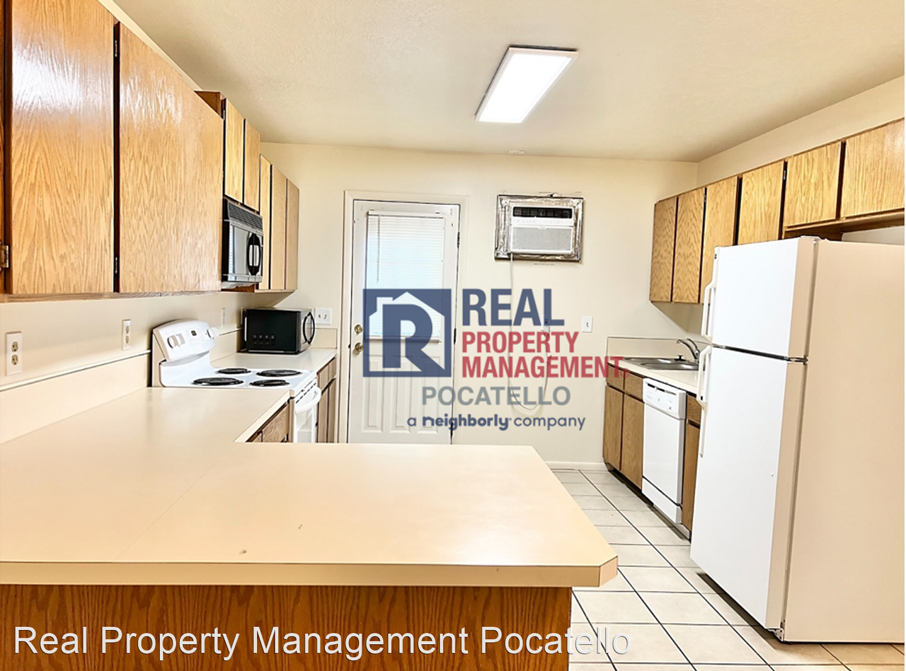 341 Packard Ave - Photo 2 of 21