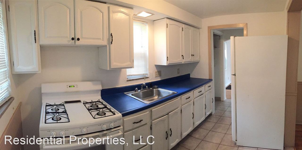 1156 Woodbine St - Photo 3 of 5