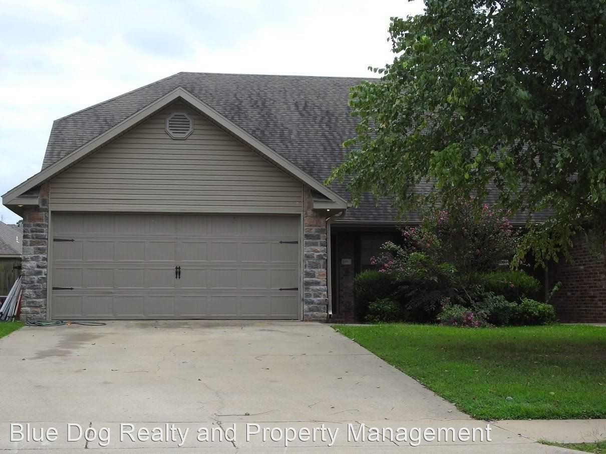 3205 Amberwood Avenue - Photo 2 of 20