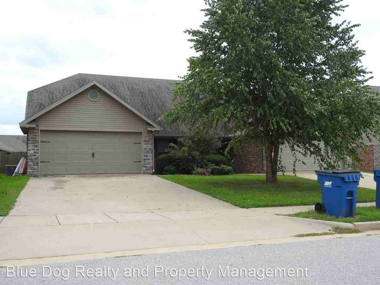 3205 Amberwood Avenue - Photo 3 of 20