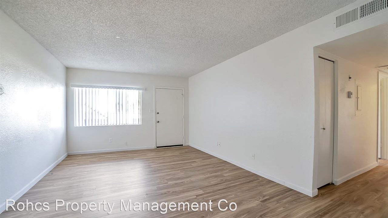 5701 N. 67th Avenue - Photo 3 of 17