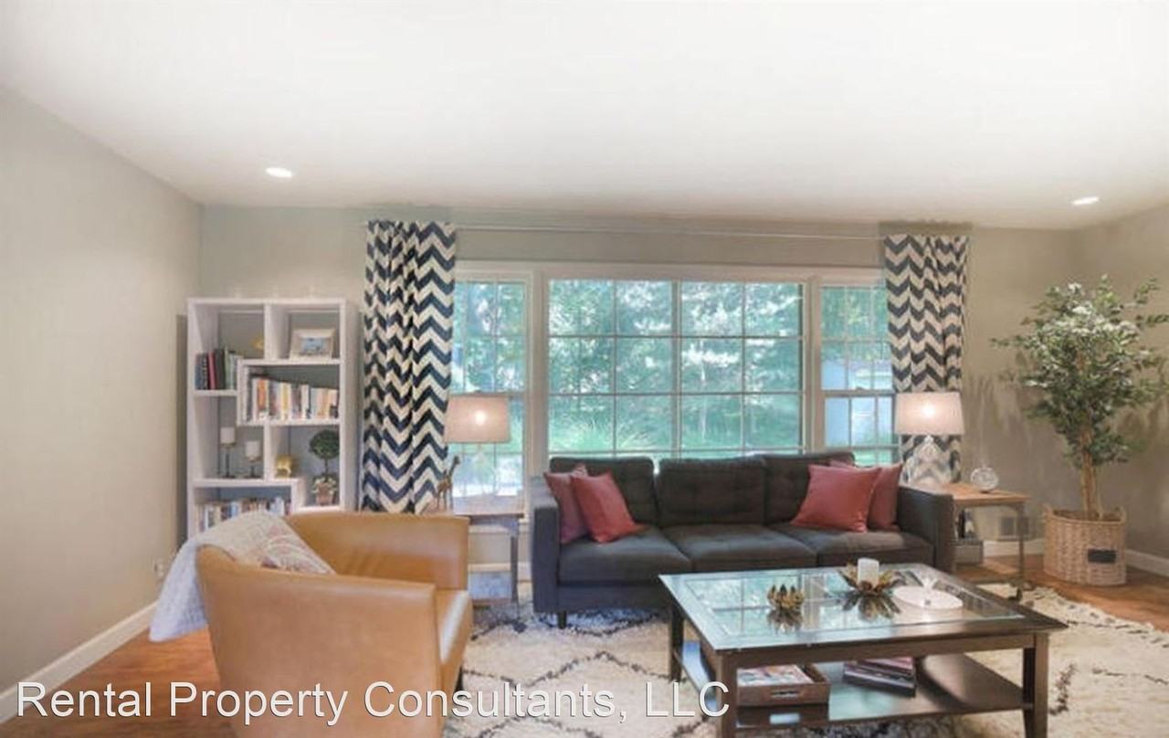 4531 Braeburn Dr Se - Photo 3 of 22