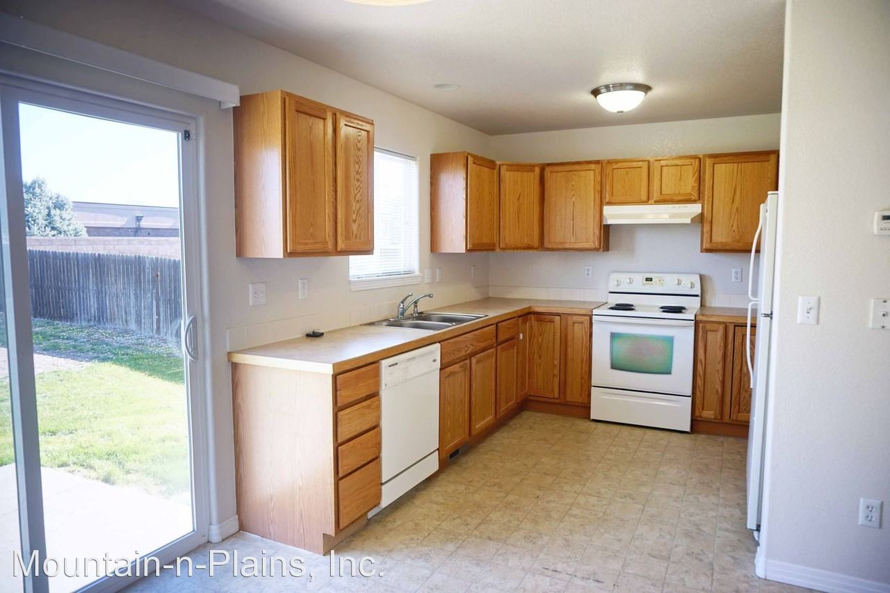 143 W Dogwood St - Photo 3 of 12