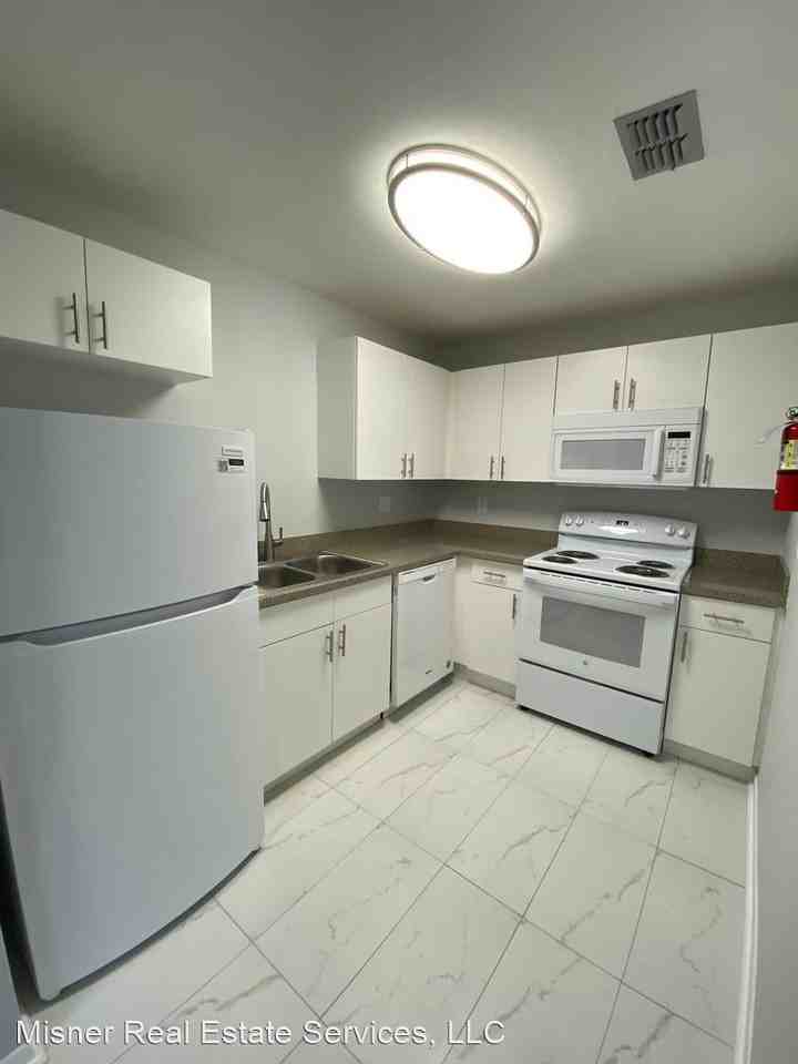 3924 SW 26th Drive - Photo 2 of 10