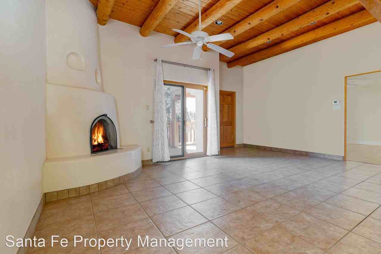 3251 Nizhoni Dr - Photo 3 of 31