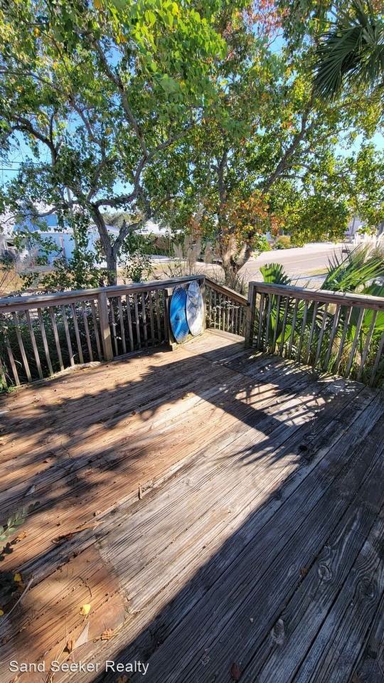 211 Venado Pl - Photo 2 of 14