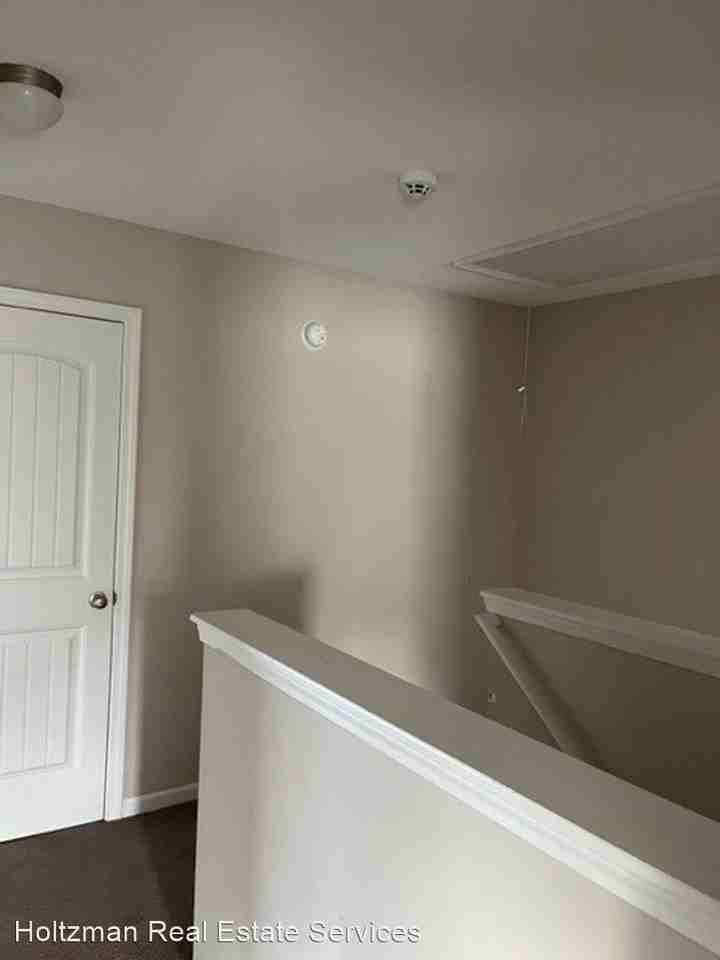 1511 Bayberry Dr - Photo 3 of 16