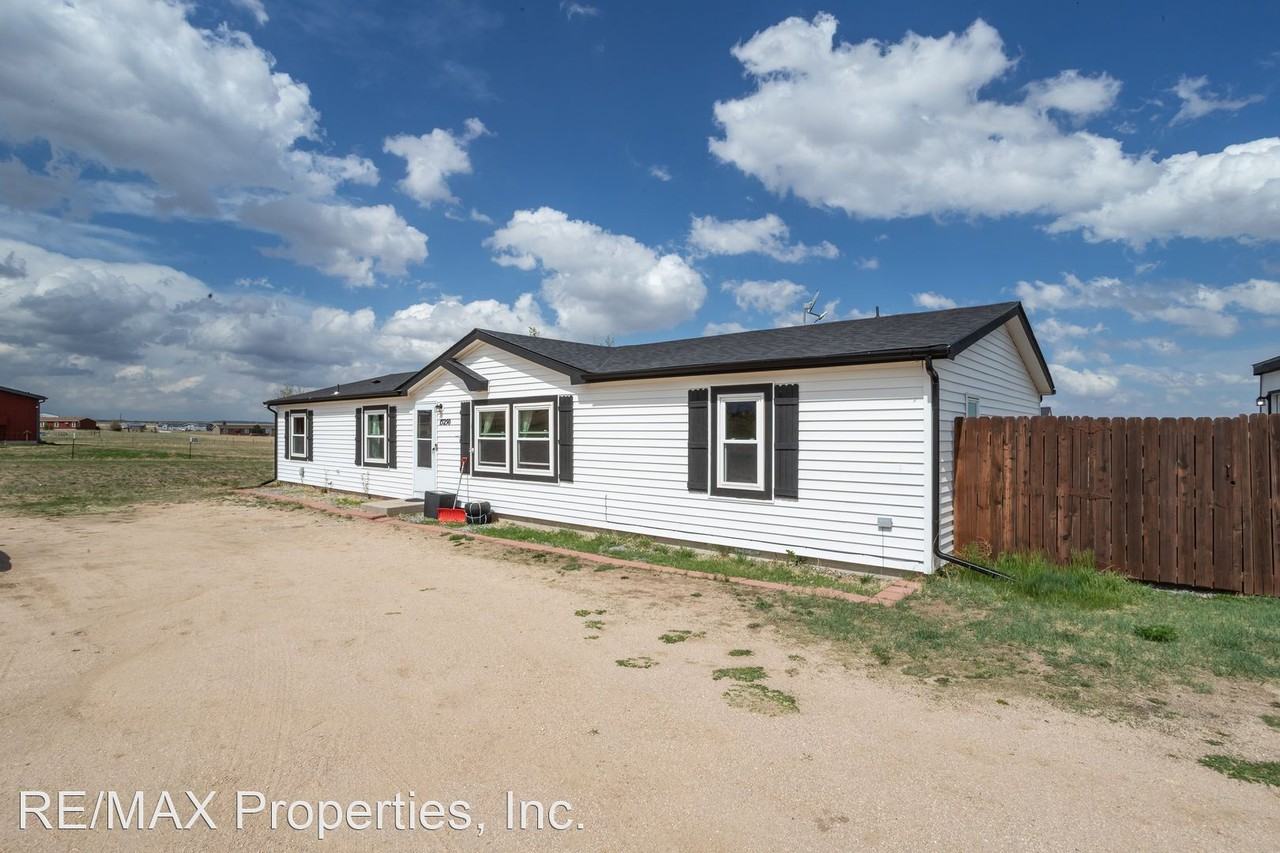 15250 Ewing Ct - Photo 2 of 32