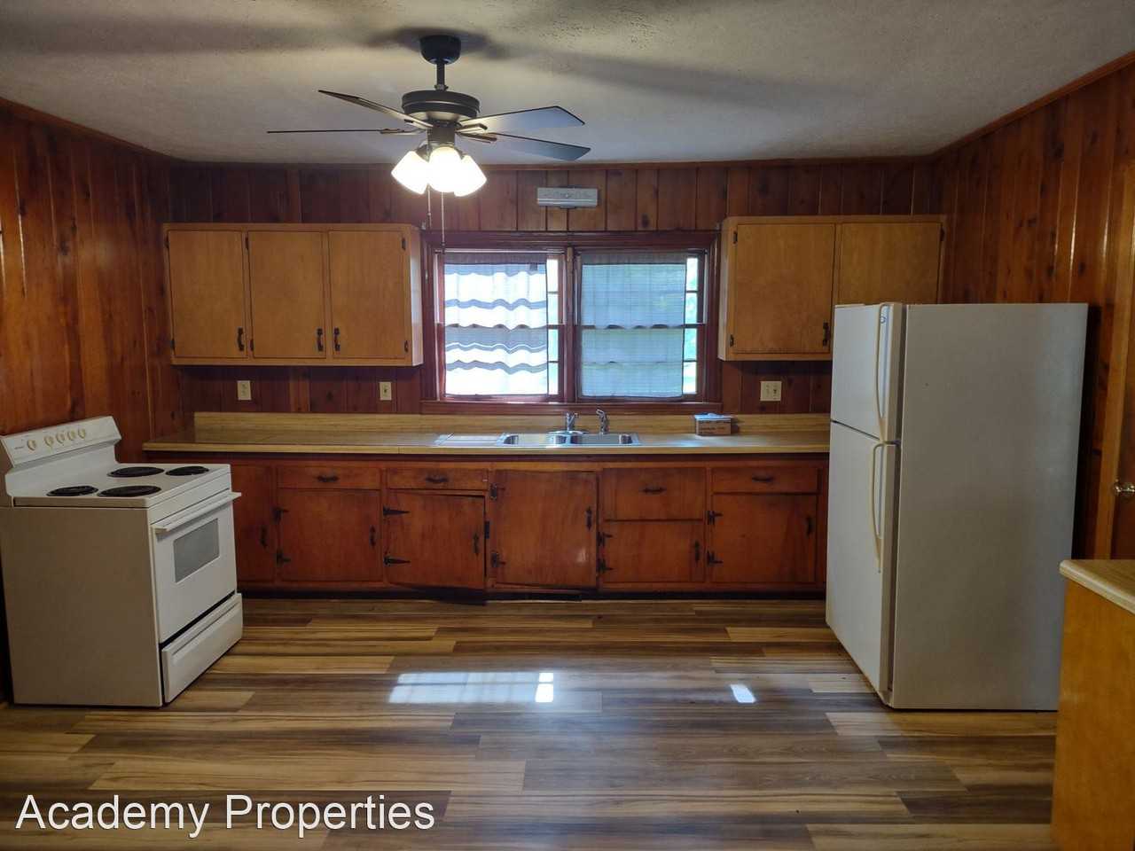 237 Pulliam Dr - Photo 3 of 7
