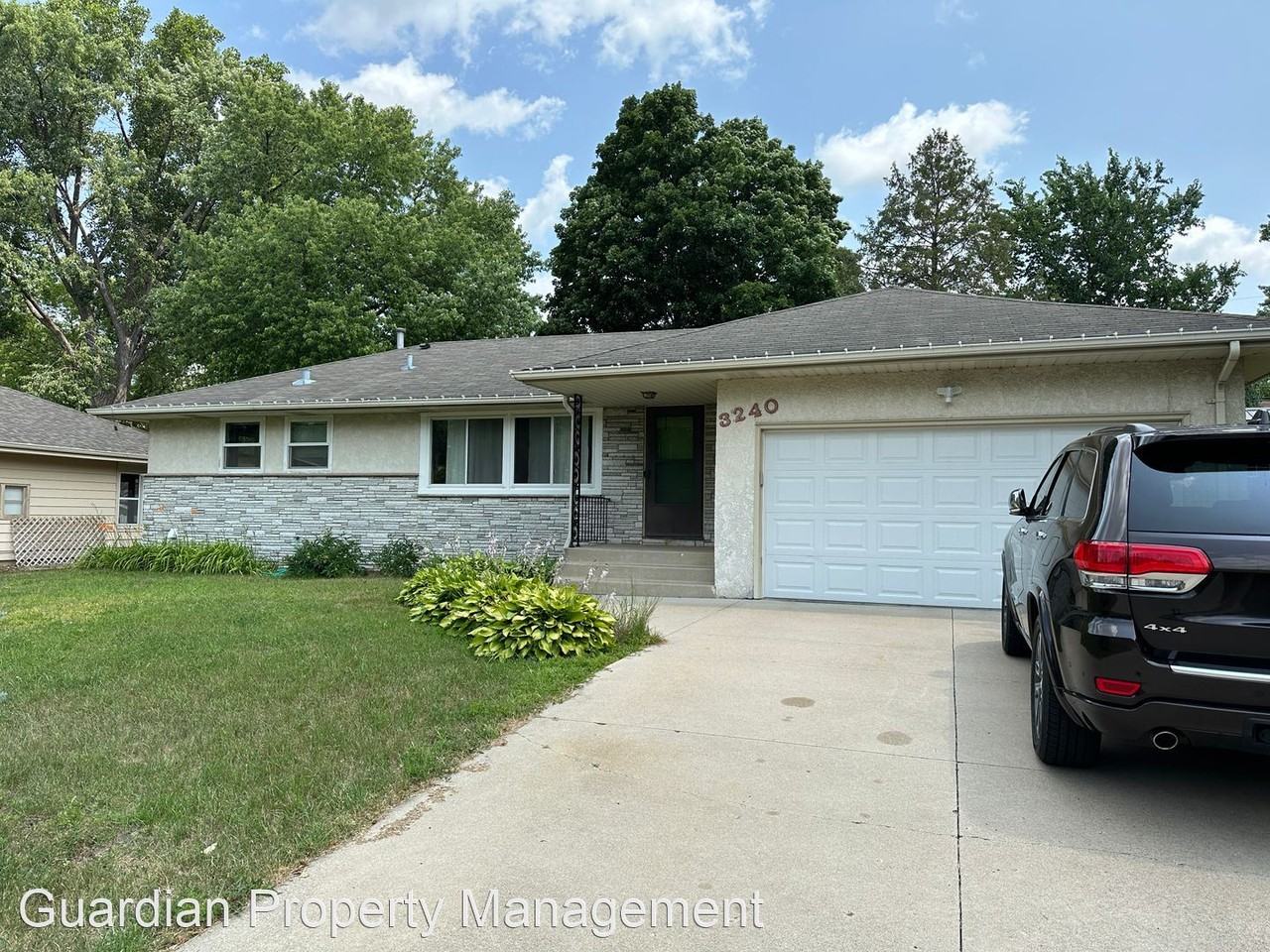 3240 Xenia Ave N - Photo 2 of 23