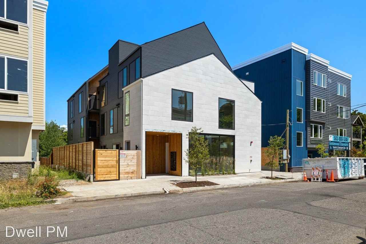 Willis RowHouses - Photo 2 of 35