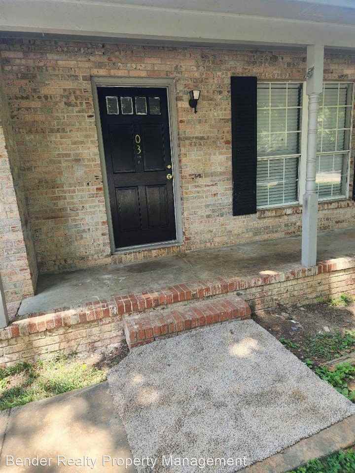 3033/3037 J Mack Circle SW - Photo 3 of 4