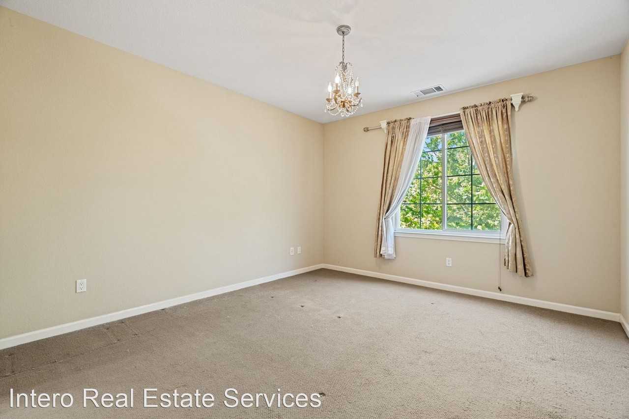 4459 Lick Mill Blvd - Photo 2 of 5