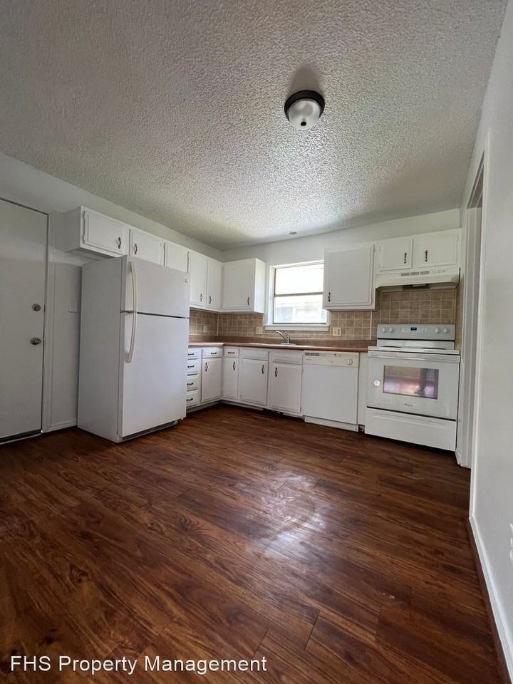 2707 W Nichols St - Photo 2 of 7